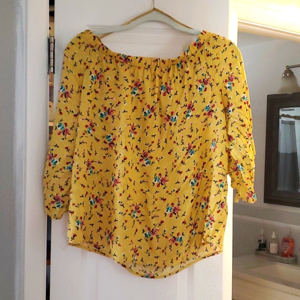 Papermoon offshoulder yellow top sized large